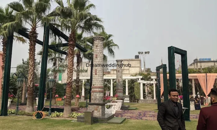 Stallone Manor Resort